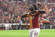 Bafetimbi Gomis announces retirement