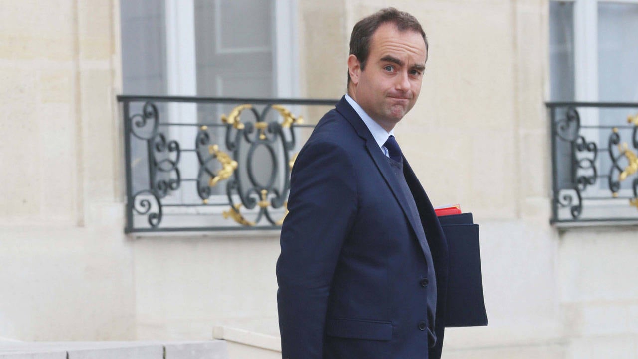 Macron has reappointed Sebastien Lecornu as prime minister, tasking him with forming a new government amid growing political uncertainty.