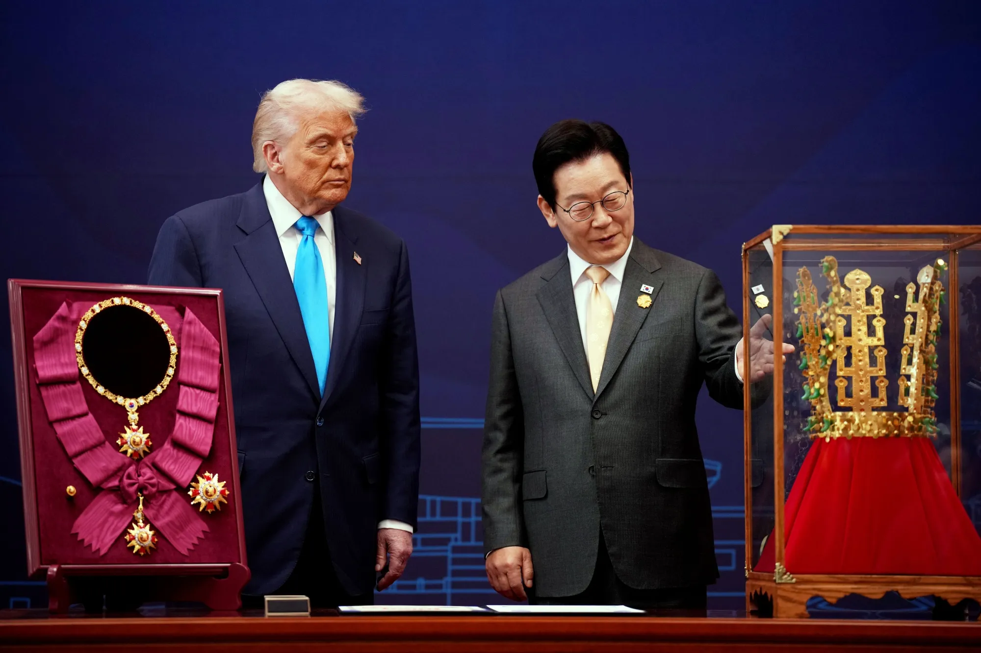 U.S. President Donald Trump arrived in South Korea, the third stop of his Asia tour, after completing his diplomatic meetings in Japan.