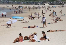 Australian police confirmed an ongoing security operation at Sydney’s Bondi Beach after gunshots, urging the public to avoid the area.