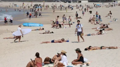 Australian police confirmed an ongoing security operation at Sydney’s Bondi Beach after gunshots, urging the public to avoid the area.