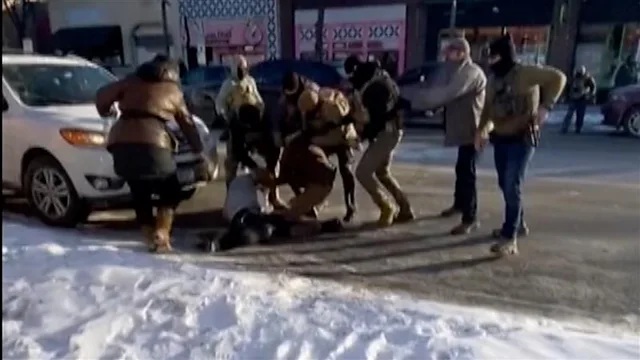 Videos released this week reveal that Alex Pretti, who was later killed by US Border Patrol officers in Minneapolis