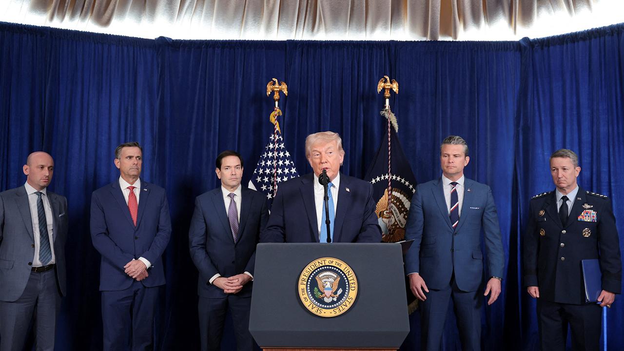 US President Donald Trump said the Venezuela operation succeeded, claiming Nicolás Maduro and his wife were captured and removed.