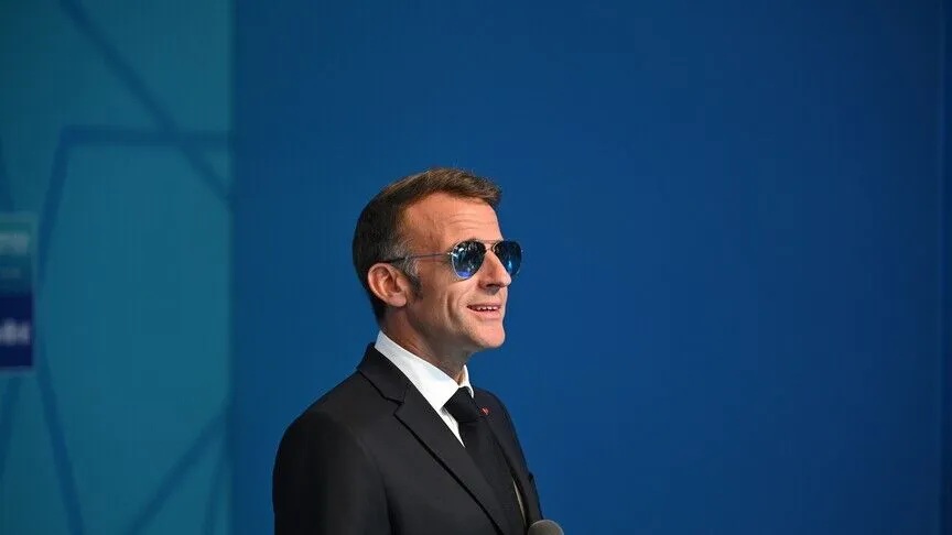 Macron’s use of sunglasses indoors during the NATO Summit in Ankara drew attention and sparked debate on social media.