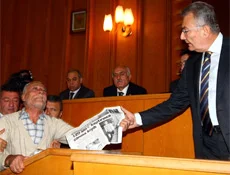 CHP grup toplantısında olay 1 deniz baykal chp