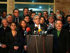 Flaş! DTP'liler istifa etmiyor 1 dtp basin toplantisi