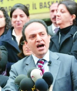 Osman Baydemir'den devlete küfürlü tehdit! (Video) 1 osmannn baydemir kufur1
