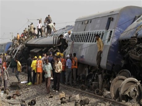 hindistan tren kazasi nationalturk