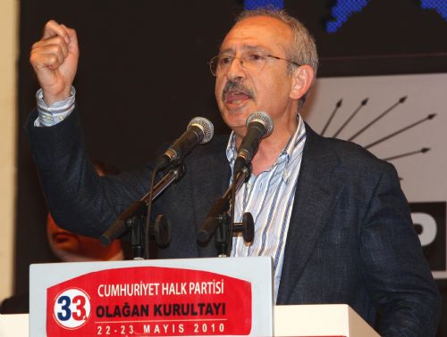 Kemal Kılıçdaroğlu 1189 oyla CHP Genel Başkanı 1 kilicdaroglu kursu