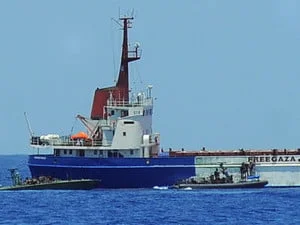 Bak şu konuşana ! Mavi Marmara 'da şiddet varmış! 1 irlanda gemisine operasyon