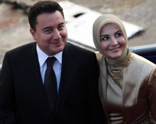 Ali Babacan Başbakanı dinledi, 3. çocuk yolda! 1 ali babacan esiyle