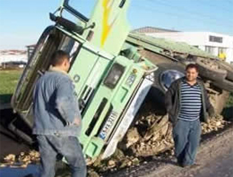 Gaziantep'de kaza! Çok sayıda yaralı var 1 antep kamyon kaza