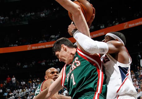 Ersan İlyasova'nın 15 sayısı yetmedi! 1 ersan ilyasova buckss