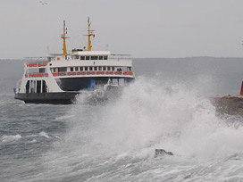 İstanbul'da fırtına! Bazı İDO seferleri iptal 1 feribot lodos