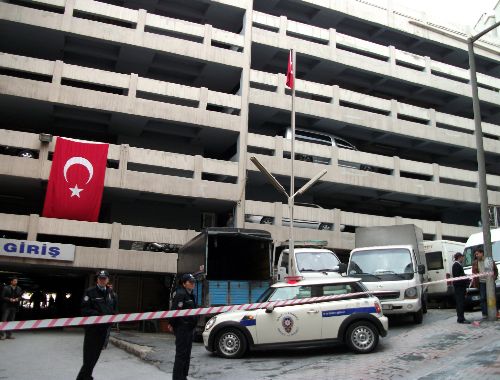 Beyoğlu Kuledibi otoparkında bomba paniği 1 otopark bomba