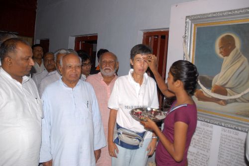 Gandi İngiliz'leri de etkiledi! 1 Gandip