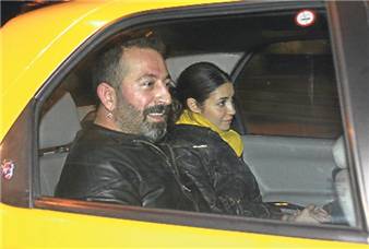 Cem Yılmaz, sevgilisi Ahu Yağtu ile yakalandı 1 cem yilmaz ahu yagtu