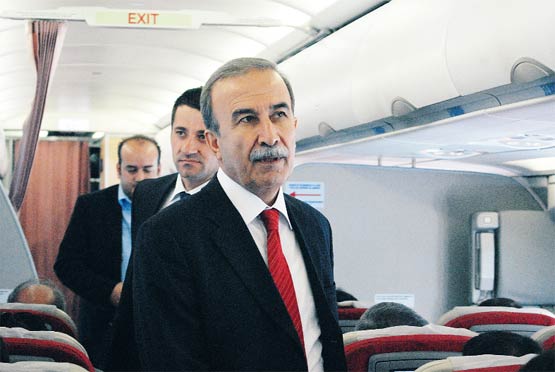 Necdet Menzir Hanefi Avcı'yı destekledi 1 hanefi avci ucakk