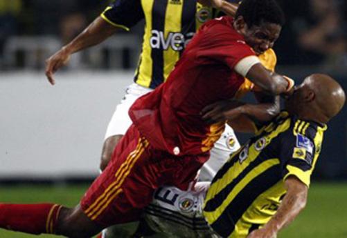Yine Keita yine olay 1 keita carlos yumruk 18471 501