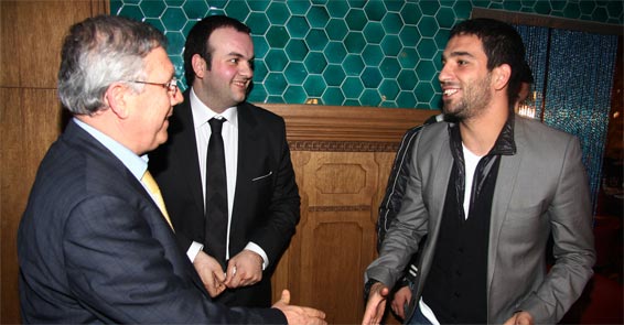 Aziz Yıldırım ve Arda Turan açılışta karşılaştı 1 arda turan aziz yildirim