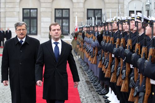 Rusya ve Polonya arasında yakınlaşma 1 medvedev komorowski