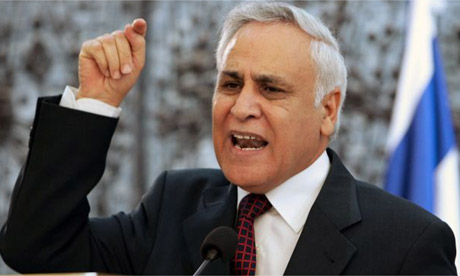 İsrail eski Cumhurbaşkanı tecavüzden tutuklandı 1 moshe katsav