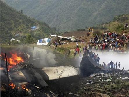 Nepal'de düşen uçağın enkazına ulaşıldı, kurtulan yok 1 nepal ucak