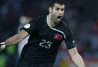 Kaleci Volkan ilk 20'de 1 volkan demirel