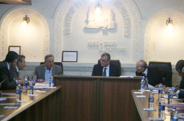 BDP'liler iyice coştu! Midyat'ta "4 dil" talebi 1 midyat meclis