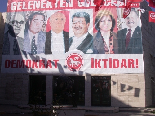Namık Kemal Zeybek, Çiller'den sonrasını sildi! 1 dp afiss