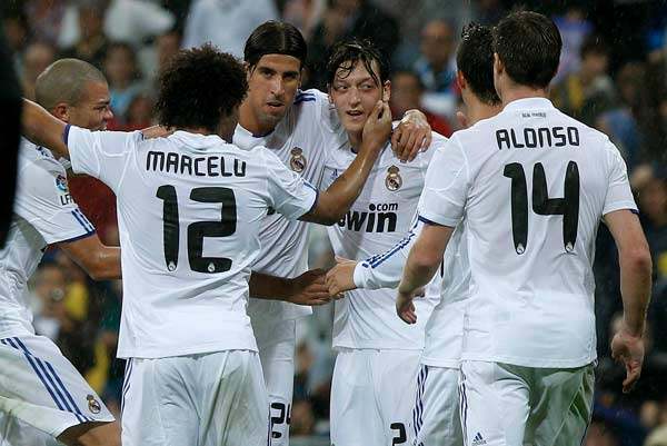 Mesut finale taşıdı! Real Madrid - Sevilla 2-0 / Video 1 mesut golsevinciiii