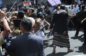 Varan 3; Tunus ve Mısır'dan sonra Yemen'de de halk ayaklandı ! 1 yemen olaylar