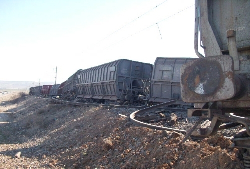 Kahramanmaraş'ta yük treni yoldan çıktı 1 yuk treni kaza