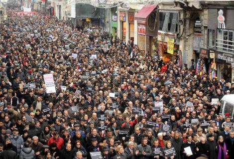 Taksim'de 3 bin gazeteci basın özgürlüğü için yürüdü 1 gazeteciler taksim eylem