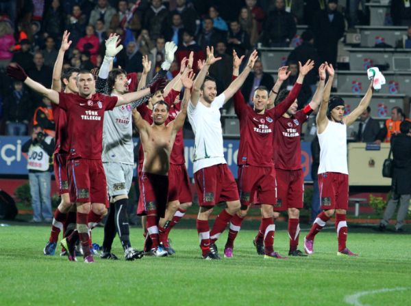 1'er 1'er şampiyonluğa! Trabzonspor: 1 - Bursaspor: 0 1 trabzon sevinc