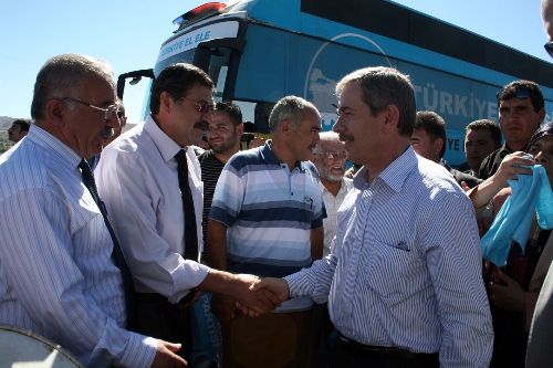 Abdüllatif Şener'in seçim otobüsüne para cezası! 1 abdullatif sener parti otobusu