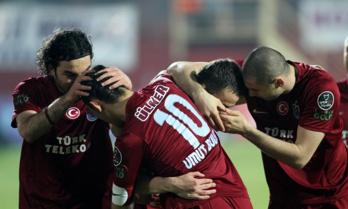 Şampiyonluk umudu son haftaya kaldı! Trabzonspor: 3 İBB: 1 1 trabzon sevinc ibb