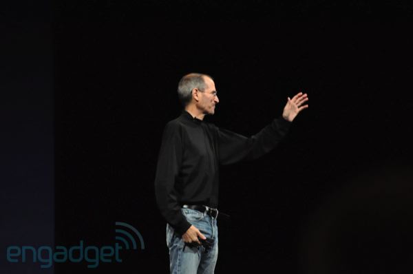 Apple'in kurucusu Ceo Steve Jobs görevinden ayrıldı