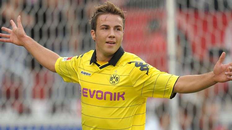 Mario Götze Almanya'nın Messi'si olma yolunda