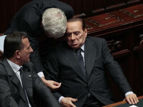 Berlusconi : Güvenoyu rekortmeni