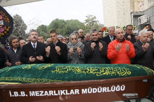 Yılmaz Özdil vefat eden babasını yazdı 1 yilmaz ozdil cenaze