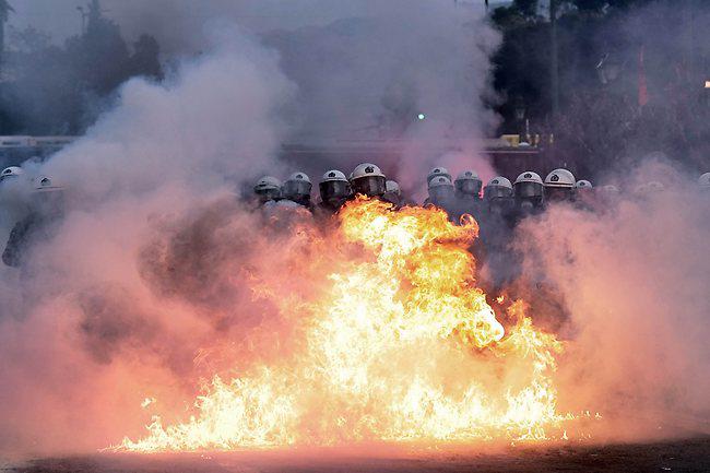 Yunanistan'da olaylar devam ediyor / Foto Galeri 1 14