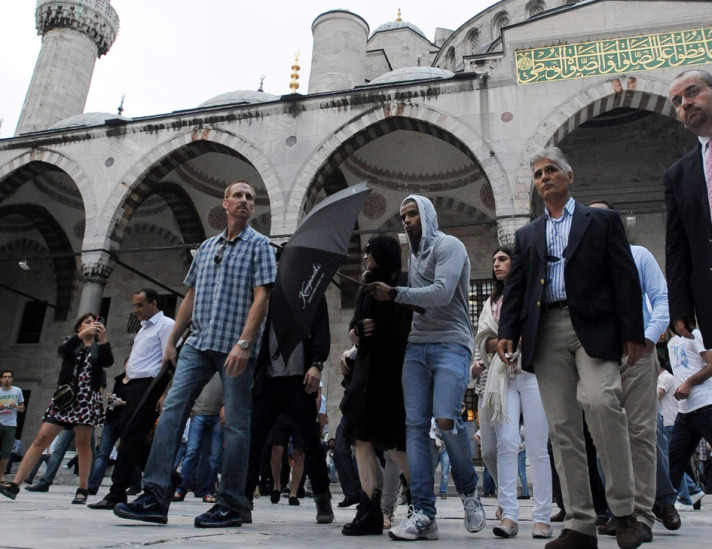 Madonna'dan boğaz yorumu: Burası yapay göl mü? 1 madonna sultanahmet camii