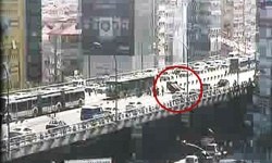 Mecidiyeköy'de metrobüs yoldan çıktı! İstanbul'da çile sürüyor 1 metrobus kaza mecidiyekoyy