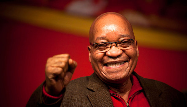 Başkan Zuma zaferini kutlarken