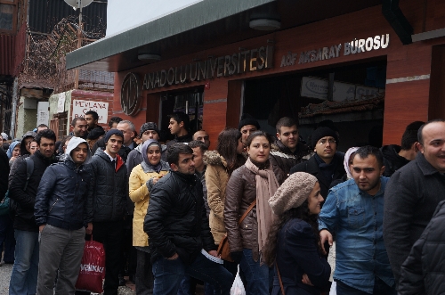 Açıköğretim'de kimlik kartı işkencesi! 1 acik ogretim kuyruk