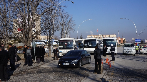 ODTÜ'de eylem var! Ama bu sefer otobüsçüler! (Video) 1 odtu eylem otobus