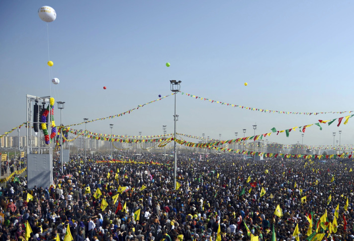 Terörist başı Öcalan'ın Nevruz mesajı okundu: Silahları bırakın sınır dışına çıkın 1 diyarbakir nevruz1