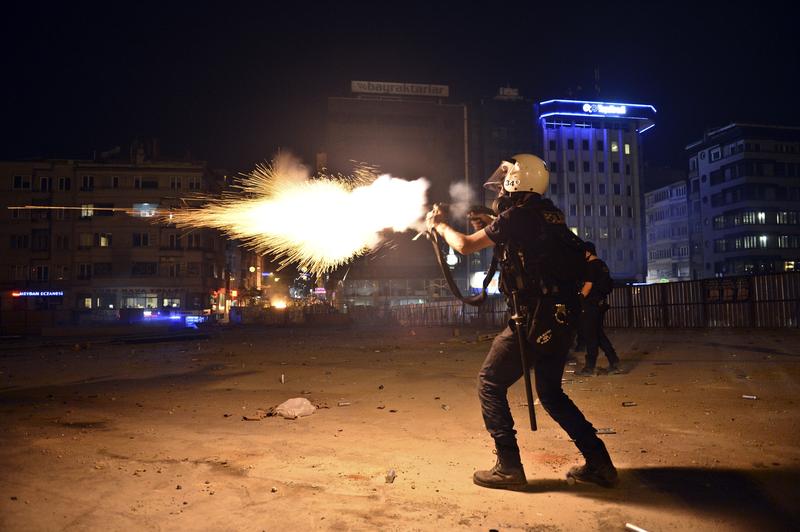 "Polis demokrasi testinden başarıyla geçti, hukuku hiçbir zaman çiğnemedi" 1 gezi parki olay