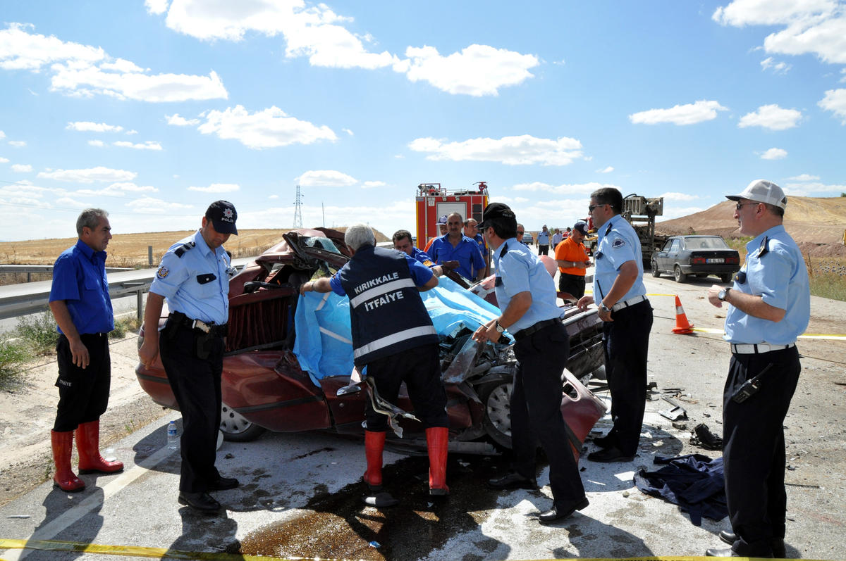 Kırıkkale'de trafik kazası: 3'ü çocuk 5 ölü! 1 kirikkale trafik kazasi 470022
